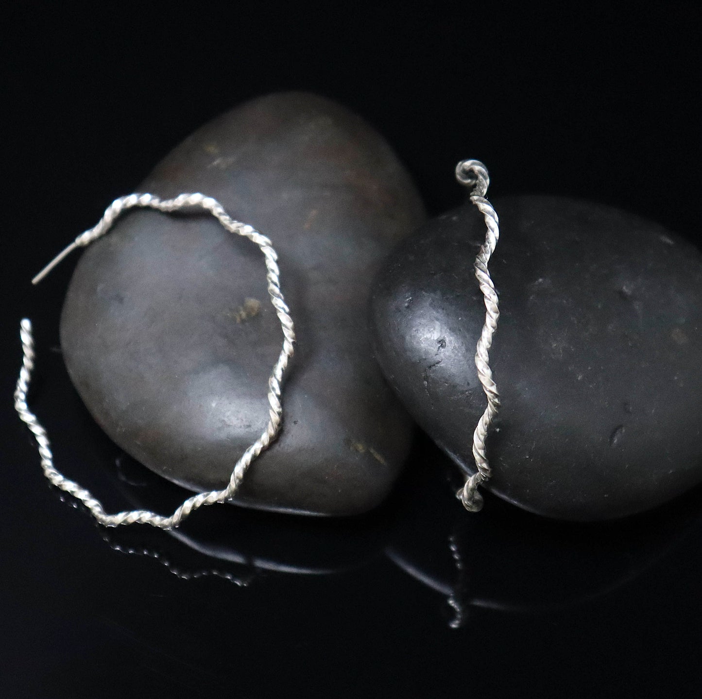 Valeria Antoinette Jewelry, Casual Elegance, Handmade done Highend, Twist earrings